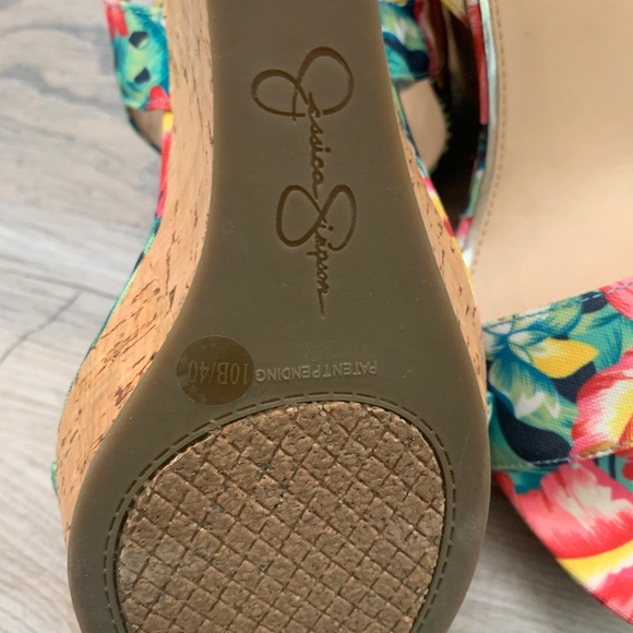 Jessica Simpson Hawaiian floral wedges. - Picture 5 of 5